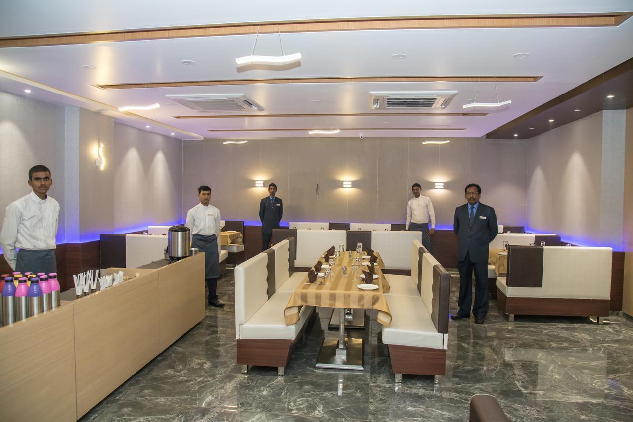 Hotel Orange International Surat Eksteriør billede