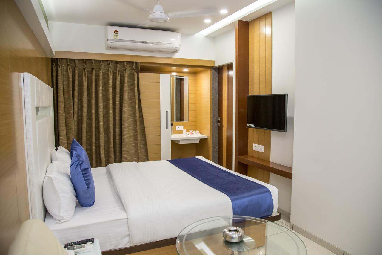 Hotel Orange International Surat Eksteriør billede