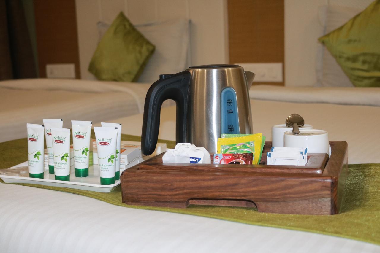 Hotel Orange International Surat Eksteriør billede