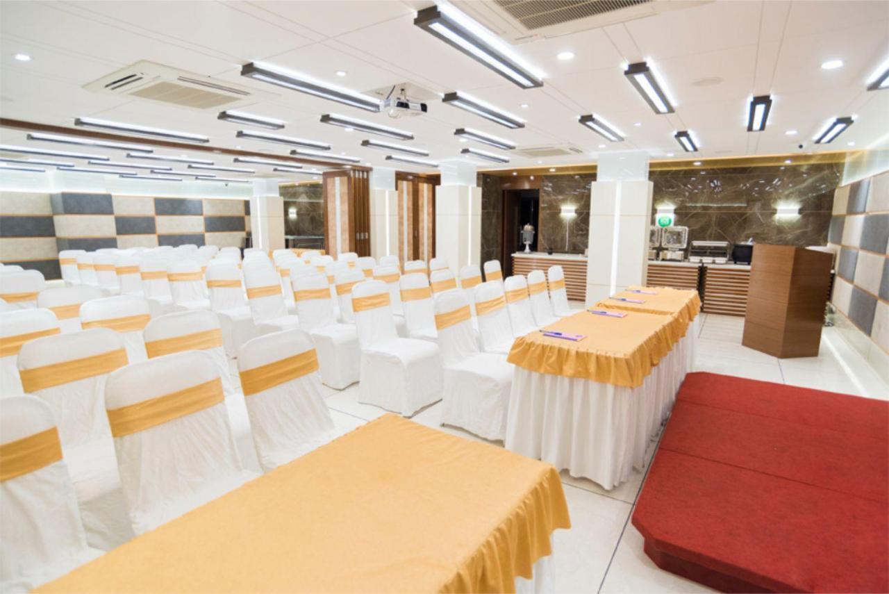 Hotel Orange International Surat Eksteriør billede